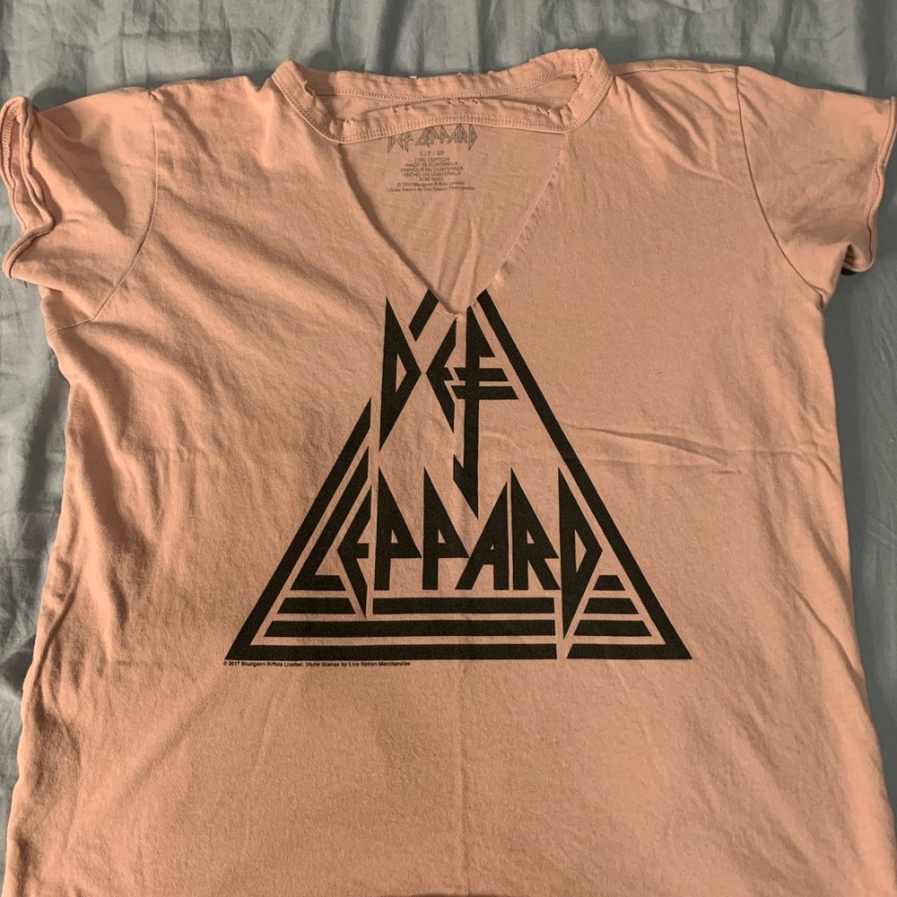 American Eagle Def Leopard Top